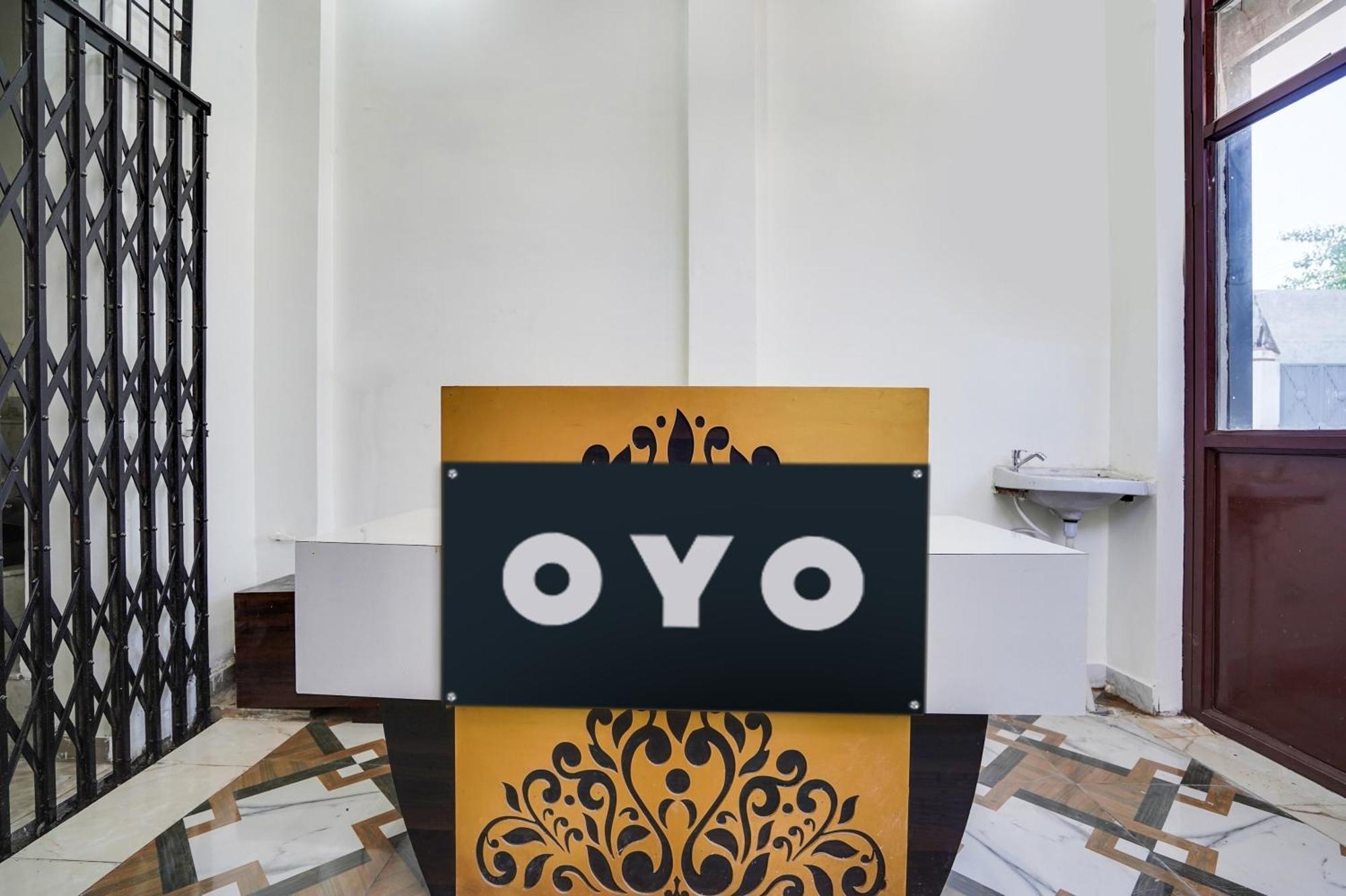 Hotel O The Moon Bareilly Exterior photo